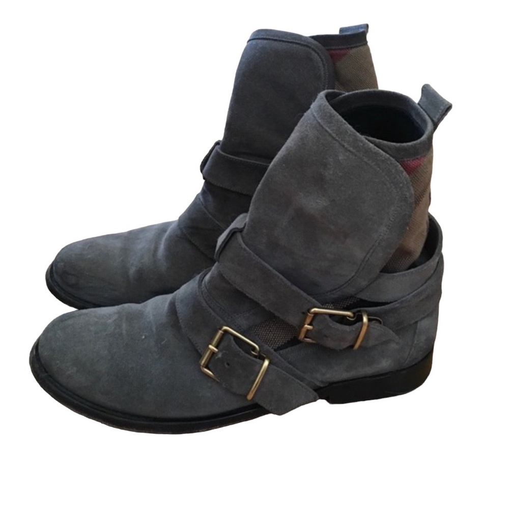 Burberry suede boots